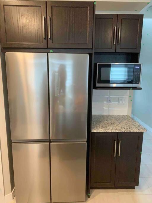 Private Room-brand New-budget Friendly Master Bedroom-house * Carleton Place