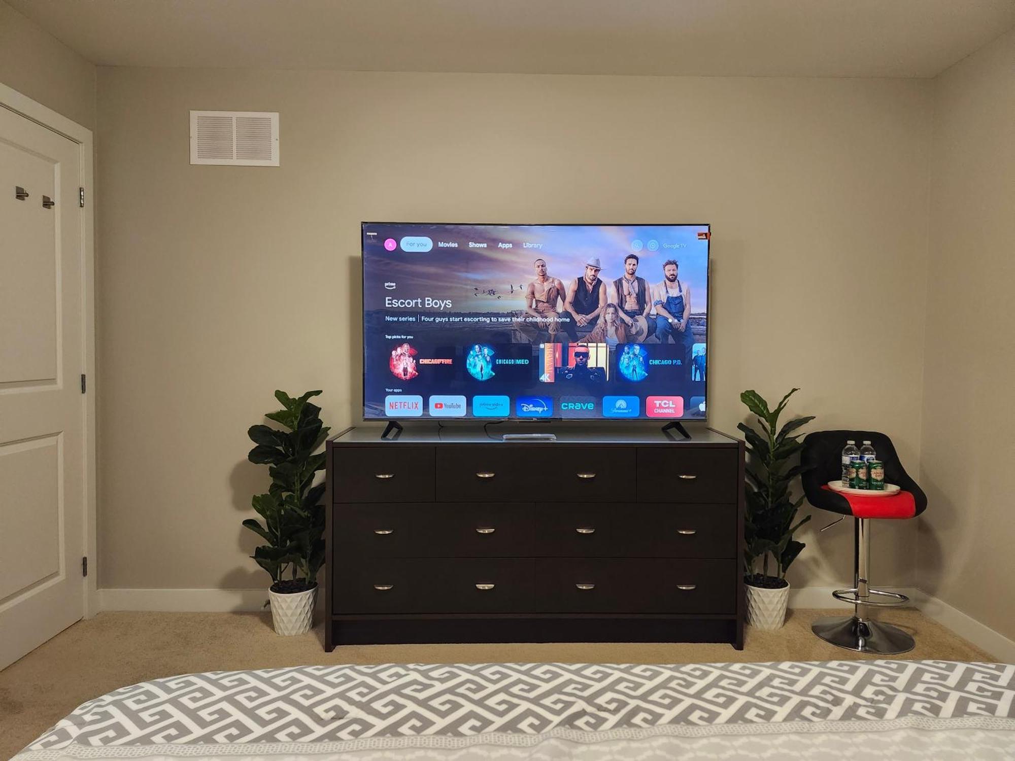 Private Room-brand New-budget Friendly Master Bedroom-house Homestay Carleton Place