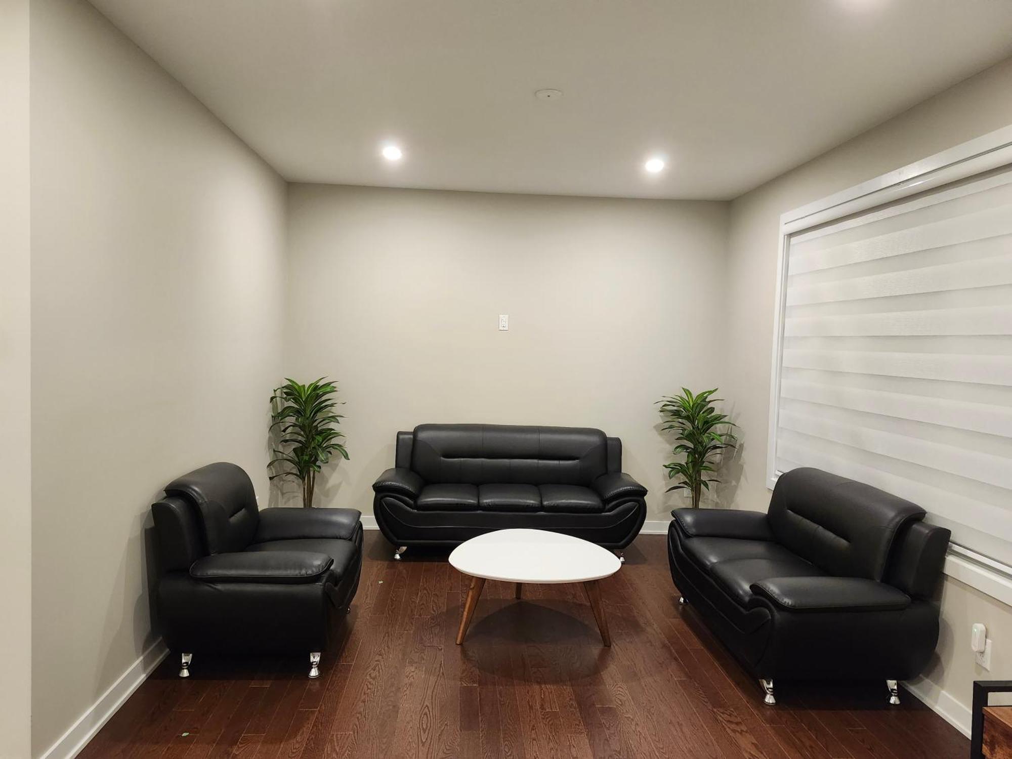 Homestay Private Room-brand New-budget Friendly Master Bedroom-house *